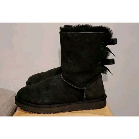 UGG Women Sz 9 Bailey Bow Black Sheepskin Shearling Sherpa Snow Boots 1016225 - Picture 2 of 7